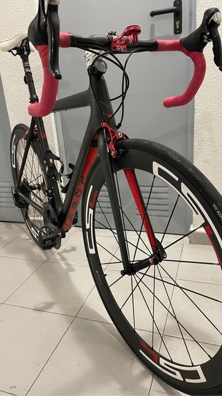 Bici carretera carbono Felt F5 ruedas perfil 50 mm