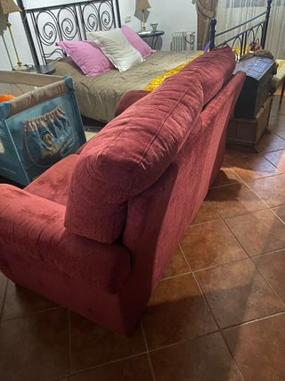 sofa rojo de diseño alta calidad como nuevo