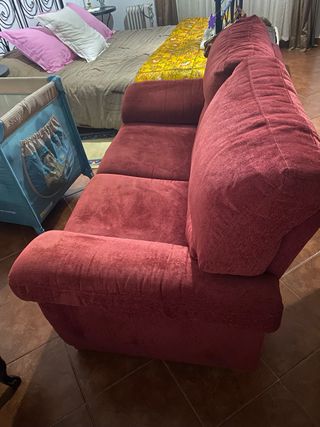 sofa rojo de diseño alta calidad como nuevo