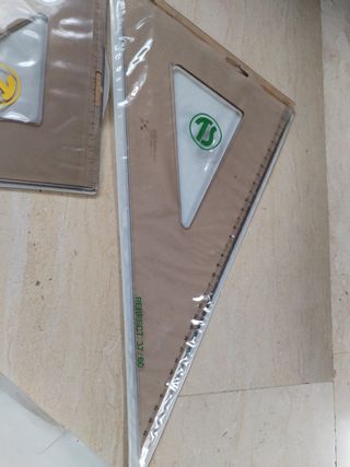 Squadre e accessori da disegno