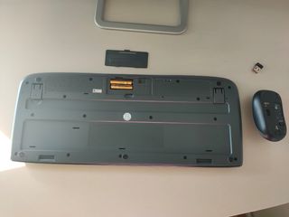 Monitor HP 22er, 21'5" + teclado y ratón