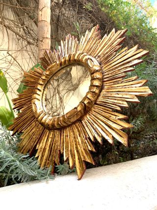 ANTIGUO ESPEJO SOL DORADO