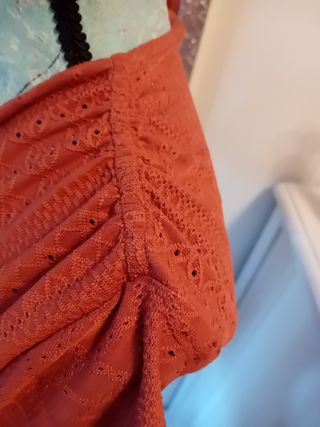 E082-Blusa escote en "V" color teja rosa