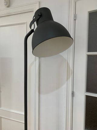 Lámpara de pie industrial Ikea