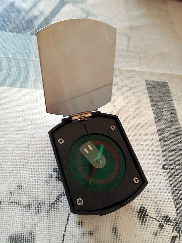 BRÚJULA METÁLICA(PARA COLECCIONISTAS)