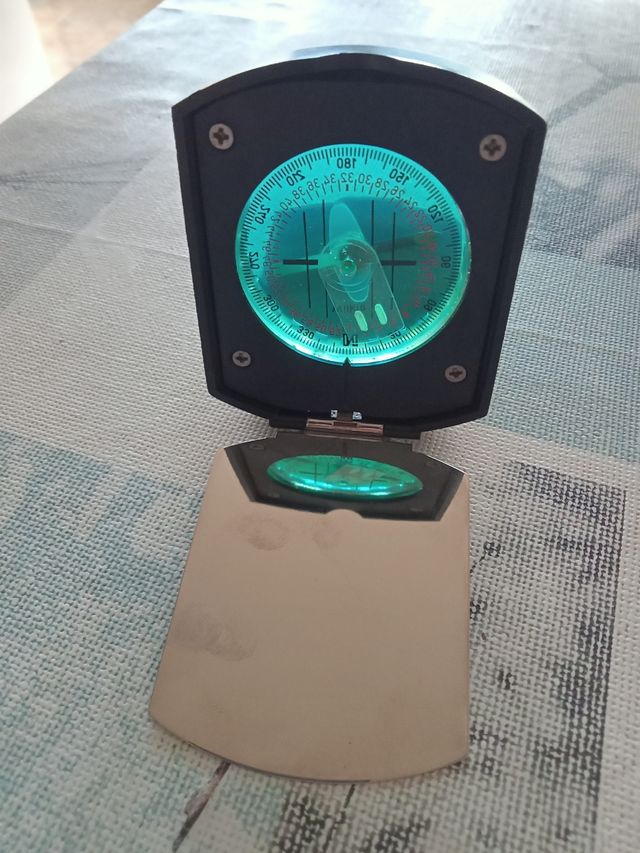 BRÚJULA METÁLICA(PARA COLECCIONISTAS)