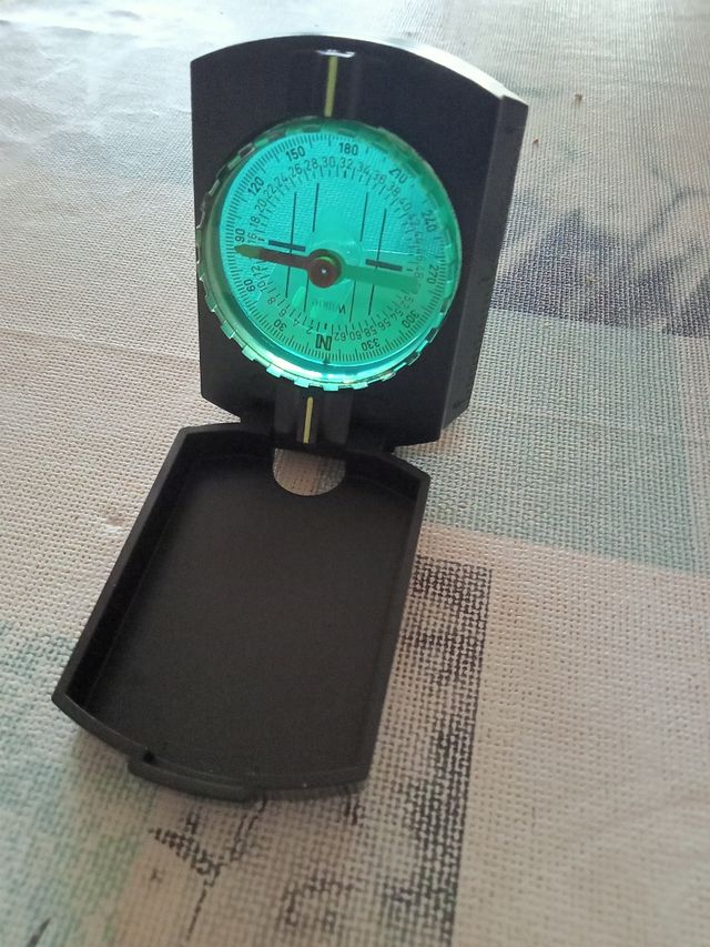 BRÚJULA METÁLICA(PARA COLECCIONISTAS)