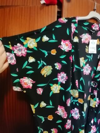 Mono negro con estampado de flores mujer fiesta