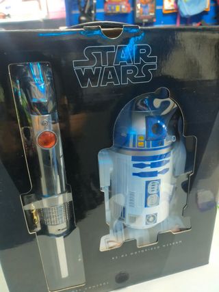 webcam R2D2 con espada laser