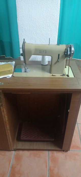Máquina de coser antigua