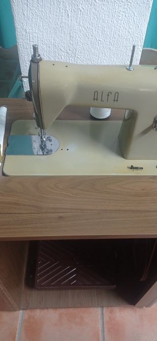 Máquina de coser antigua