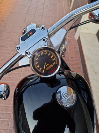 HARLEY DAVIDSON 883