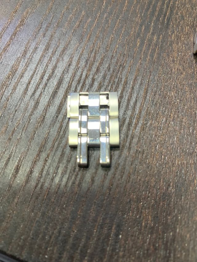 eslabón de omega en acero