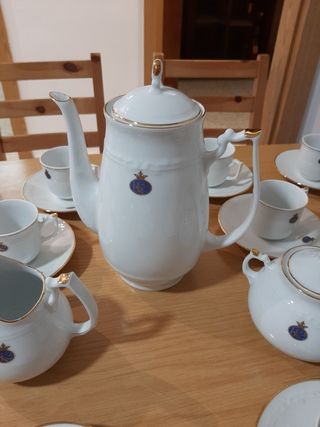 Juego de cafe de porcelana de 12.
