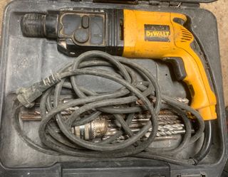 Taladro martillo percutor dewalt d25003