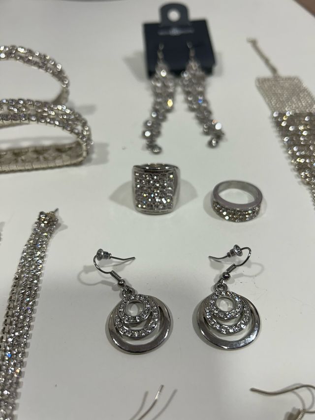 Bisutería plateada