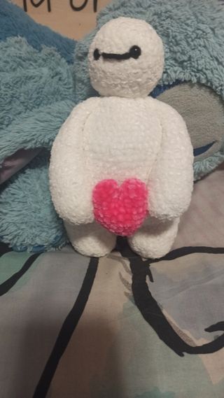 amigurimi Big Hero. Baymax crochet.corazon.navidad