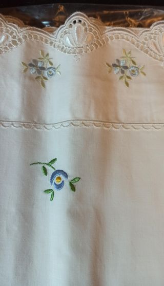 Juego de sabanas antiguas bordadas