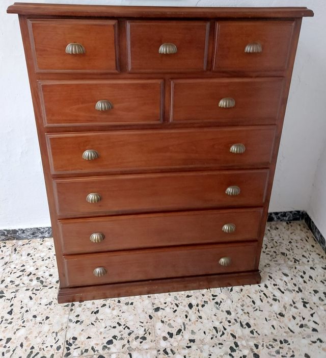 CÓMODA DE MADERA