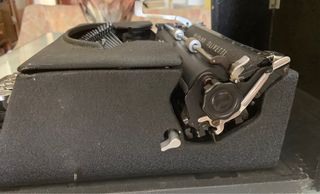 Máquina de escribir portátil, años 60’.