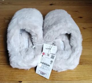 Zapatilla pelo destalonada