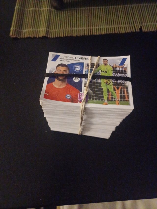 Cartas cromos de fútbol liga 23-24 este