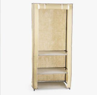 Armario de tela beige.
