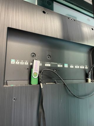 MONITOR LG 55UHSF-H CON SOPORTE