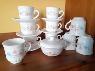 Juego arcopal con azucarero