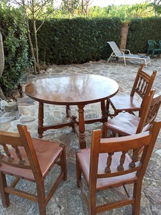 Juego Mesa y Sillas de Comedor en Madera