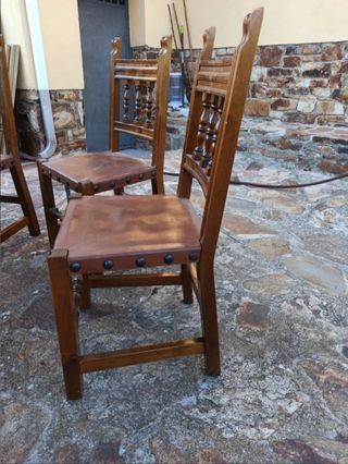 Juego Mesa y Sillas de Comedor en Madera