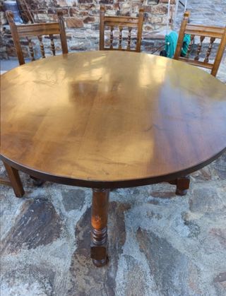 Juego Mesa y Sillas de Comedor en Madera