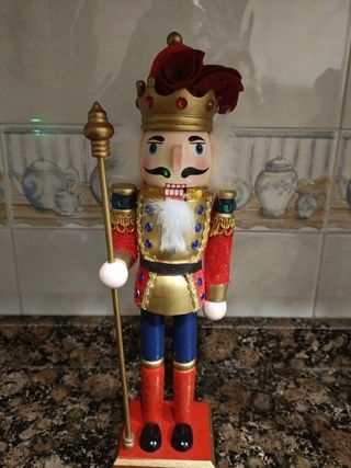 CASCANUECES NUEVO MADERA 30CM