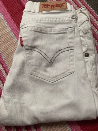Pantalón vaquero Levis. Talla 12