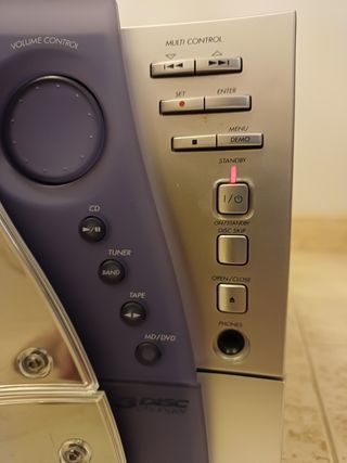 Equipo música con 2 altavoces y mando