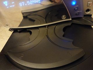 Equipo música con 2 altavoces y mando