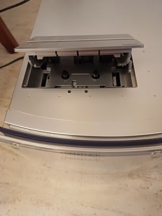 Equipo música con 2 altavoces y mando