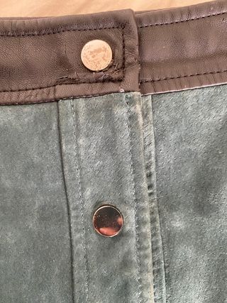 minifalda de piel de mango