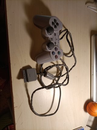PlayStation 2 mini con 4 juegos