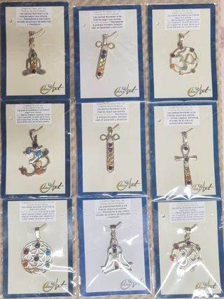 COLGANTE OM 2 CON LAS PIEDRAS DE LOS CHAKRAS