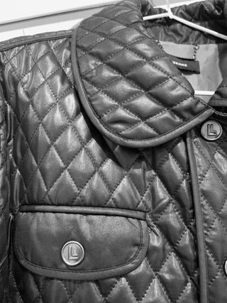 chaqueta negra poco acolchada Lasserre