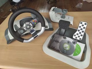 Consola Xbox 360 con juegos y volante