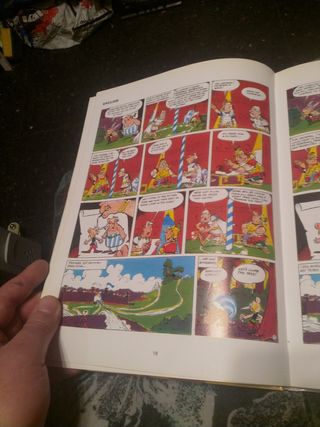 Astérix en inglés y catalán Tebeo