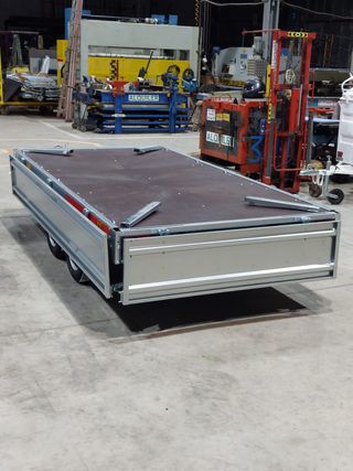 remolque doble eje ruedas dentro caja