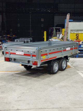 remolque doble eje ruedas dentro caja