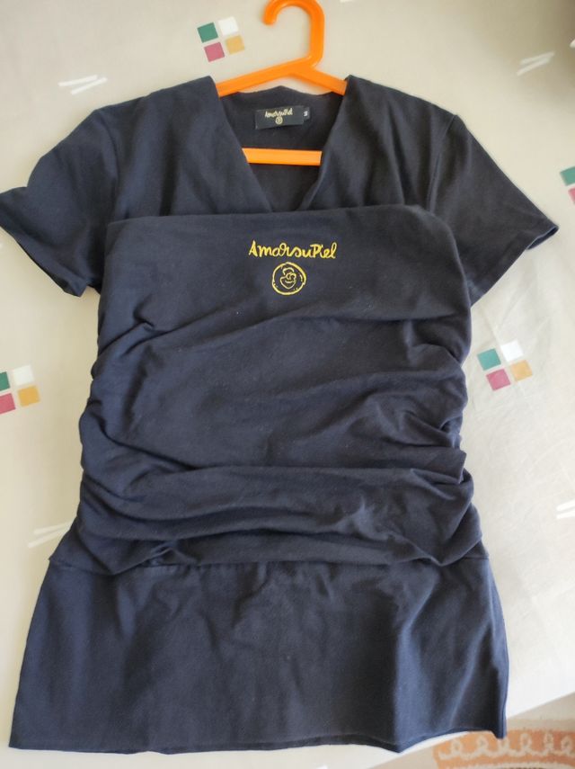 Camiseta de porteo y lactancia "Amarsupiel"