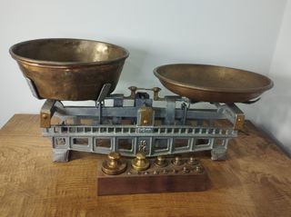 Antigua Balanza de Dos Platos Gris de 10kg