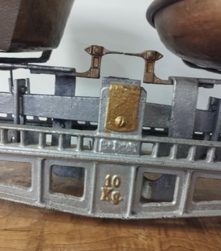 Antigua Balanza de Dos Platos Gris de 10kg