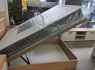 DISPONIBLE CANAPÉ MAS COLCHÓN DISPONIBLE