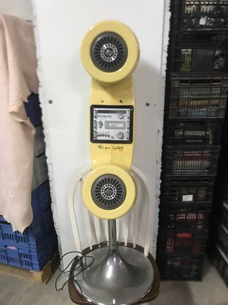 Antigua radio diseñador francés